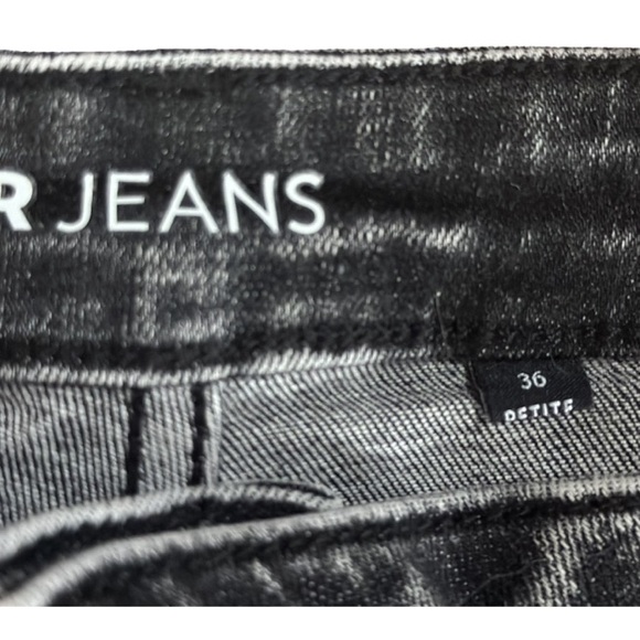 BNWT-Women’s size 36 Reitmans Jeans Petite - Picture 3 of 3